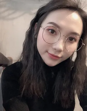 SNH48陆婷甜美自拍照图片_1