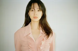 李梦复古质感写真图片
