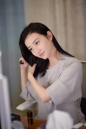 景甜甜美俏皮图片_2
