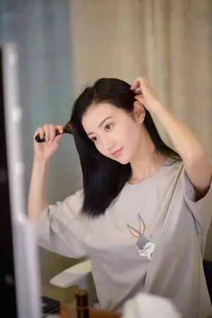 景甜甜美俏皮图片_3