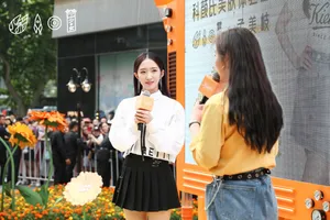 孟美岐黑白学院风元气写真图片_8