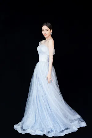 佟丽娅白裙优雅写真图片_8