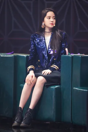 欧阳娜娜性感甜美舞台照图片