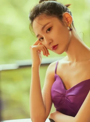 王莫涵微博之夜甜美写真图片