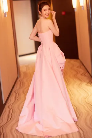 唐艺昕上海电影节优雅写真图片_4
