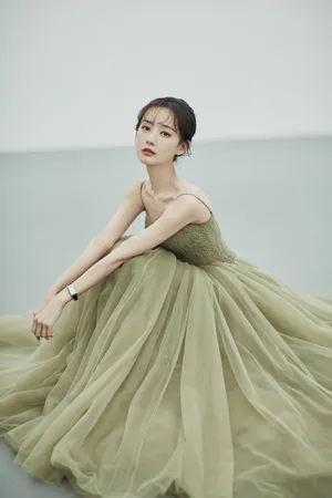 李一桐上海电影节清新写真图片_2