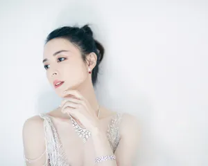 张静初上海电影节成熟知性写真图片_4