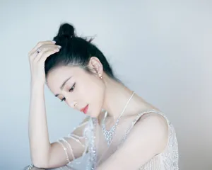 张静初上海电影节成熟知性写真图片_5