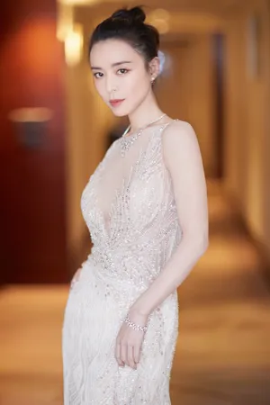 张静初上海电影节成熟知性写真图片_8