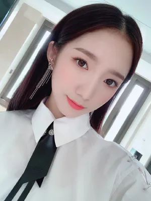 孟美岐电影微博之夜性感图片_2