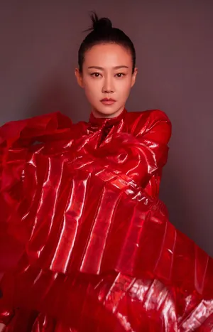 谭卓时尚前卫魅力写真图片_1