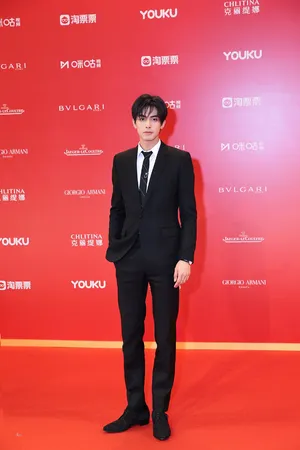 宋威龙上海电影节帅气图片