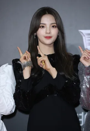火箭少女101微博电影之夜红毯照图片_8