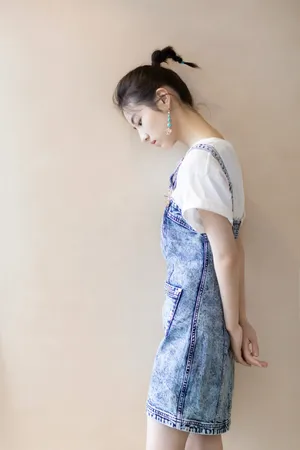 张子枫俏皮清纯写真图片_5