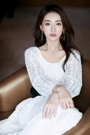 吴谨言温婉迷人活动写真图片_2