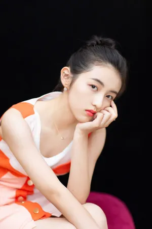 张子枫元气俏皮写真图片_2