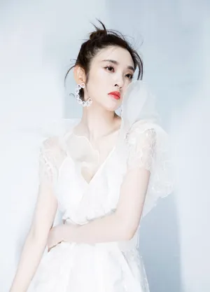 唐艺昕甜美灵动写真图片_2