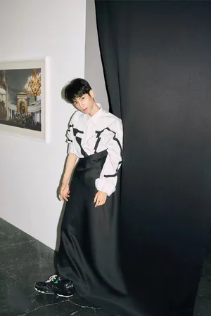 罗云熙俊朗时尚杂志写真图片_8