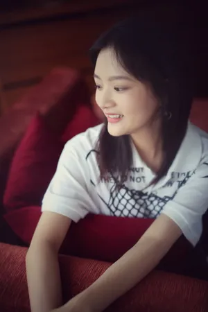 任敏清爽少女感活动写真图片