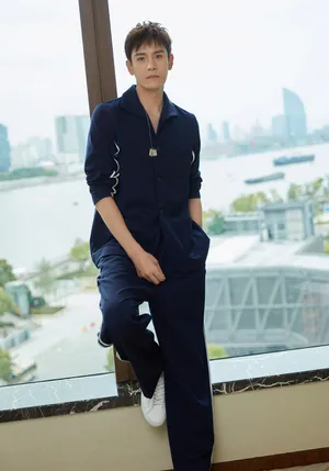 经超帅气养眼活动写真图片_5