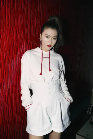 谭维维性感妩媚写真图片
