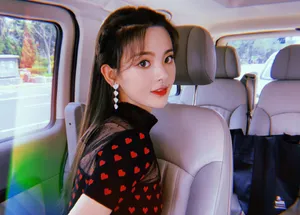 杨超越古桃心裙性感自拍照图片_2