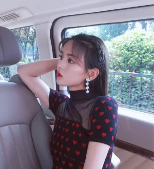 杨超越古桃心裙性感自拍照图片_4