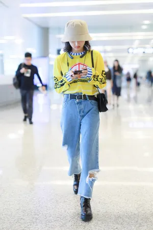 张子枫元气私服街拍图片_1