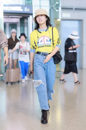 张子枫元气私服街拍图片_3