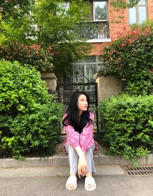 刘丁菡随性生活照图片_2