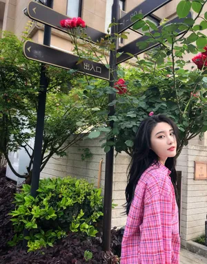 刘丁菡随性生活照图片_5