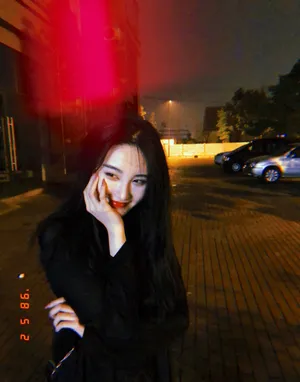 刘丁菡性感夜拍图片