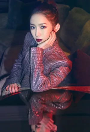孟美岐魅惑摩登写真图片