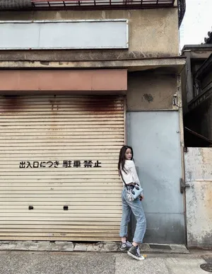欧阳娜娜甜美日本旅行街拍图片_4
