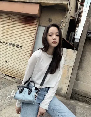 欧阳娜娜甜美日本旅行街拍图片_7