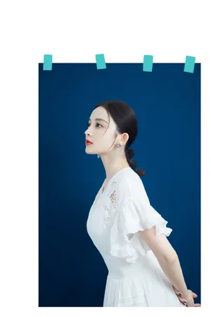 古力娜扎《喜欢你我也是》白裙剧照图片_1
