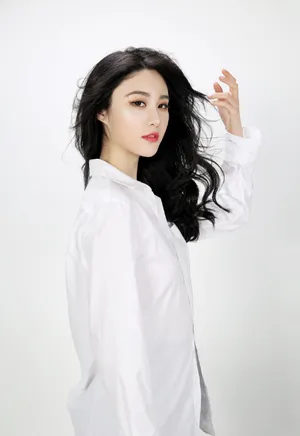 刘丁菡白衬衣慵懒性感写真图片_2