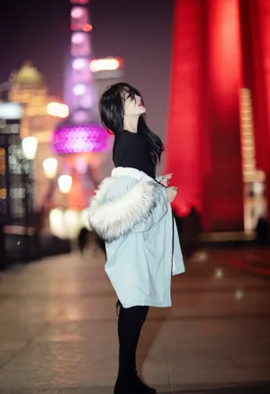 刘丁菡冬季夜拍照图片_1