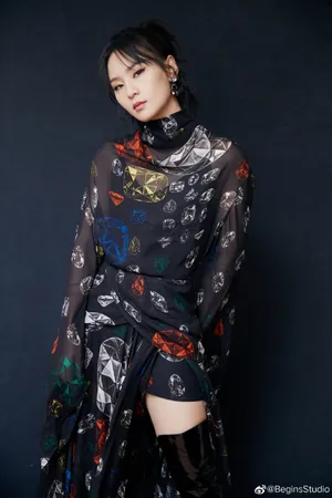 周笔畅2019LUNAR巡回演唱会性感图片_3