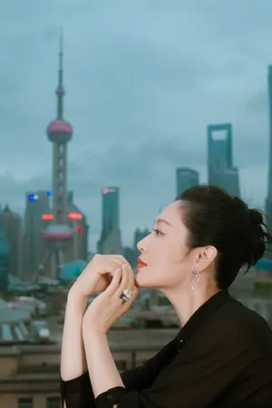 陈红端庄典雅性感写真图片_3