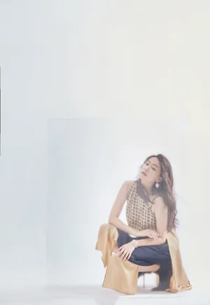 张小斐唯美杂志封面写真图片