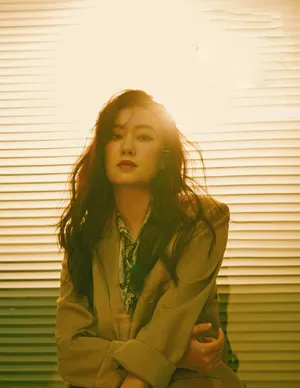 张小斐唯美杂志封面写真图片