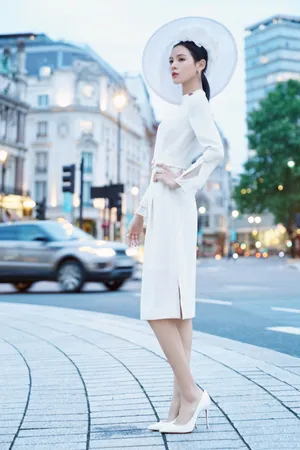 张予曦摩登女郎街拍图片_3