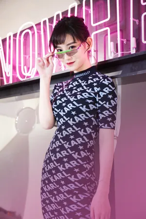 李沐宸清新甜美写真图片_2