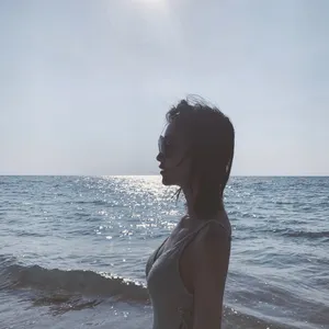 李沐宸海边甜美自拍图片_2