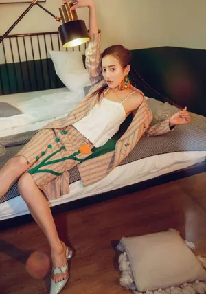 王梓薇时尚俏丽写真图片_4
