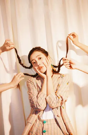王梓薇时尚俏丽写真图片_8