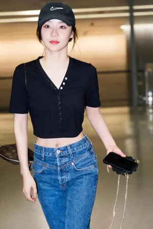 袁姗姗露脐装性感私服街拍图片_5