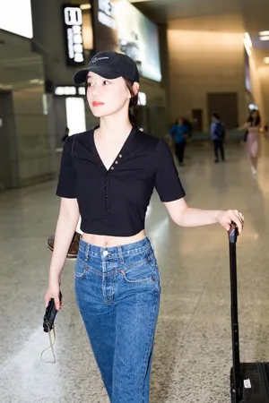 袁姗姗露脐装性感私服街拍图片_6