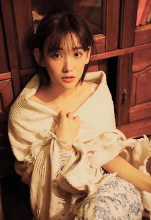 李沐宸吊带裙养眼写真图片_5
